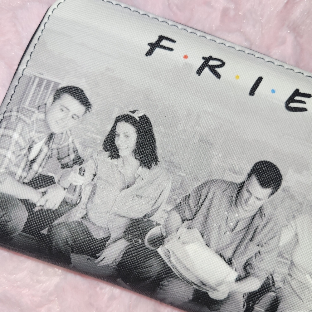 F•R•I•E•N•D•S zip-around wallet - Picture 13 of 16